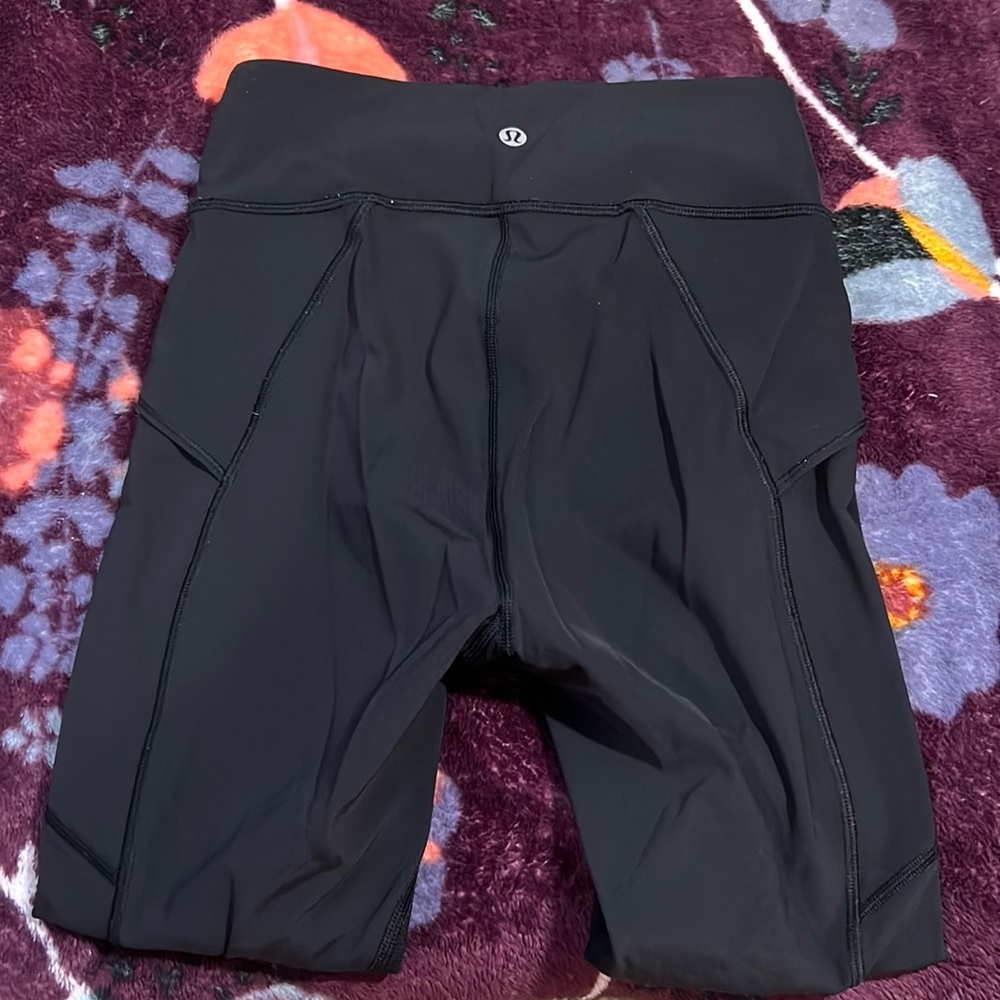 Lululemon 2/4